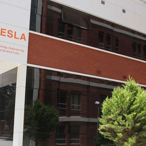 Ekonomi Üniversitesi Laboratuvarı